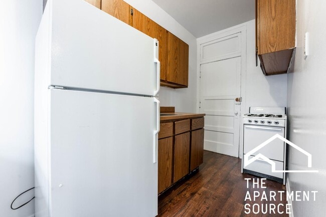 Photo - 3028 N Halsted St
