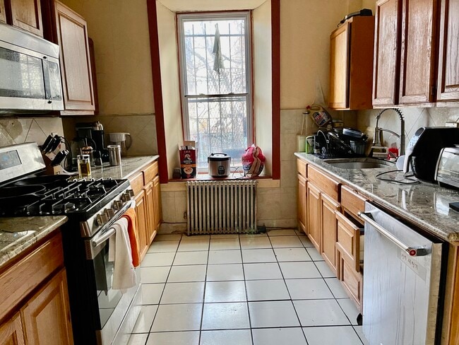 Photo - 688 Parker St Unit 2