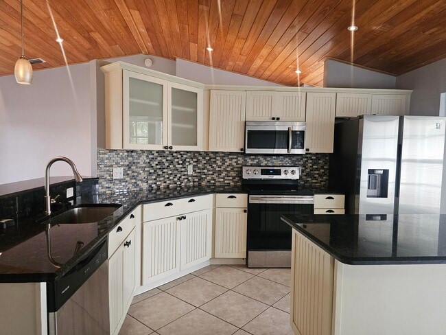 Photo - 4243 SW Utterback St