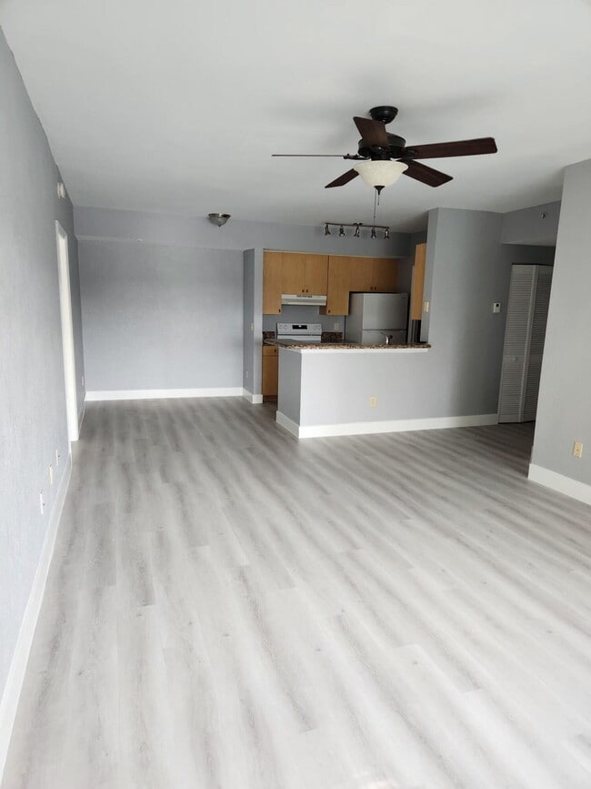 Building Photo - 5064 Lantana Rd Unit 6203