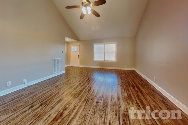 2945 Lancelot Ln