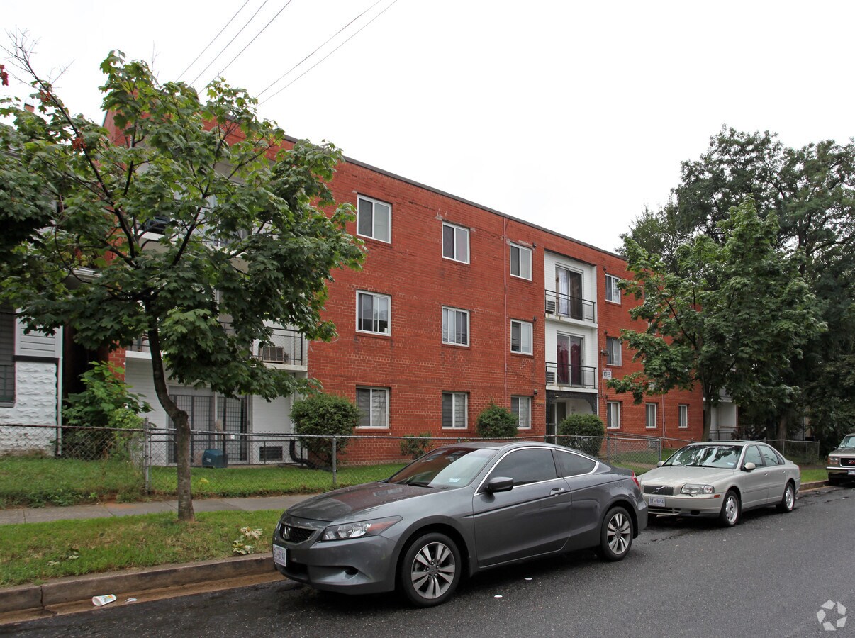 Primary Photo - 1721 T St SE