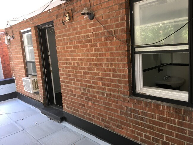 Photo - College and Palmerston 2 bedroom with balcony Unité 1