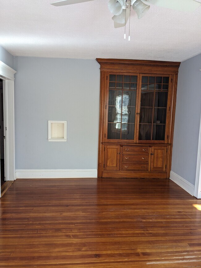 Photo - 2870 Fairfield Ave Unidad 2