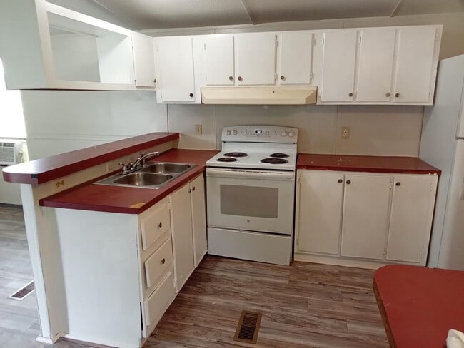 Building Photo - 2504 Winston Churchill Dr