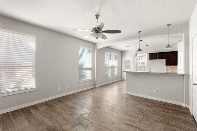 Photo - AVAILABLE NOW! Beautiful 3 bedroom Luxury Duplex, New Braunfels, Texas!