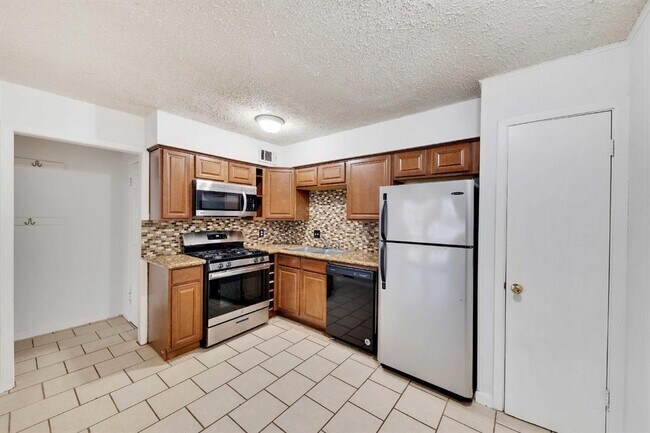 Photo - 2801 Skyway Cir Townhome