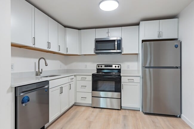 Photo - 303 Broadway Unit B6