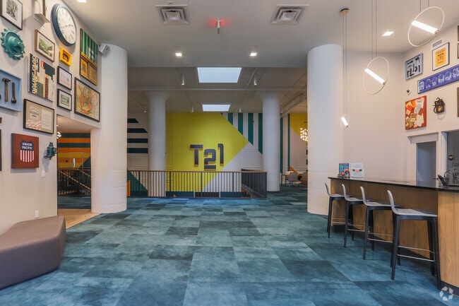 Lobby - Terminal 21