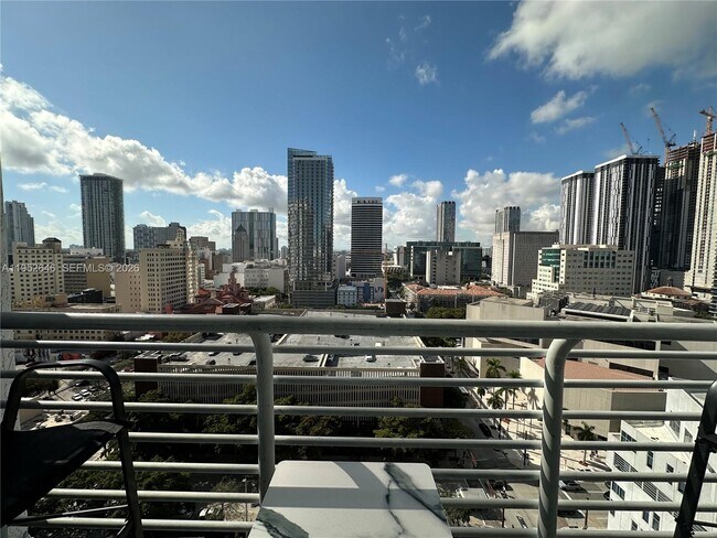 Photo - 234 NE 3rd St Unidad 1805