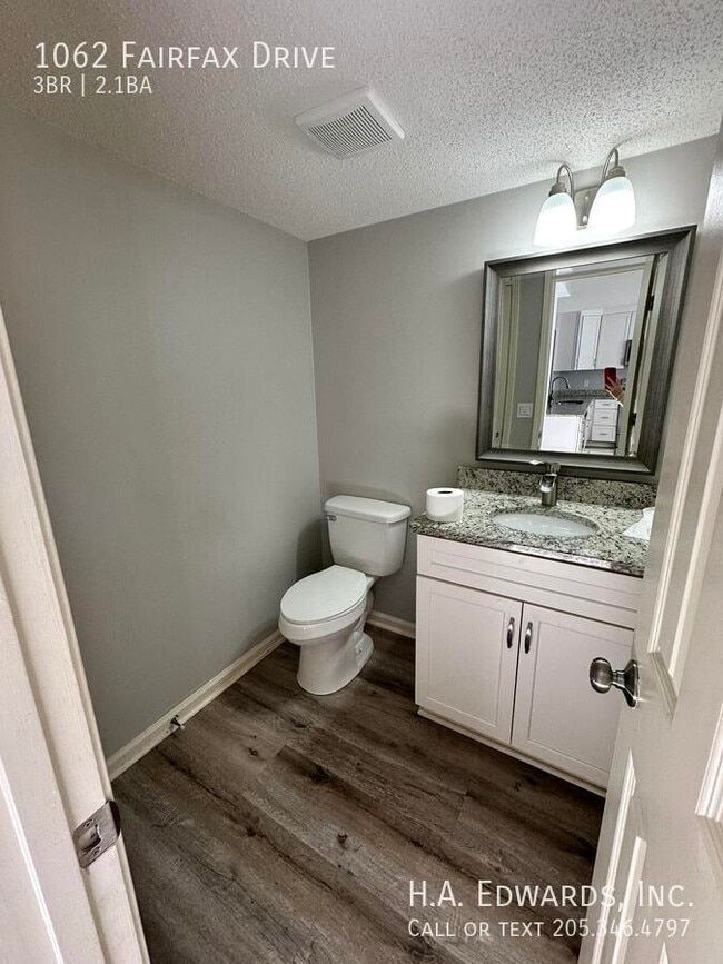 Photo - 1062 Fairfax Dr