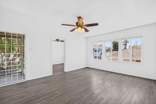 Photo - 530 W 9th St Unidad 08