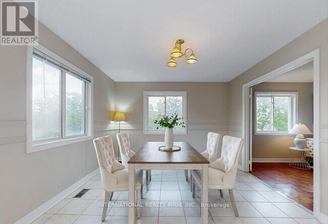 Photo - 6 English St