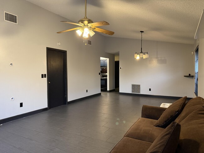 Photo - 1389 Pines Ln