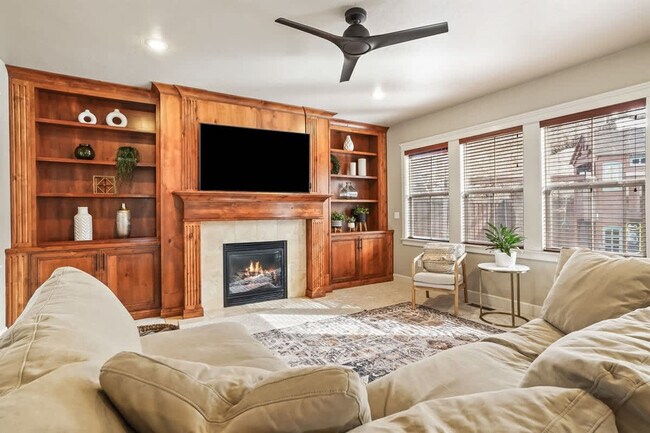 611 E San Pedro St Unit SI ID1250608P