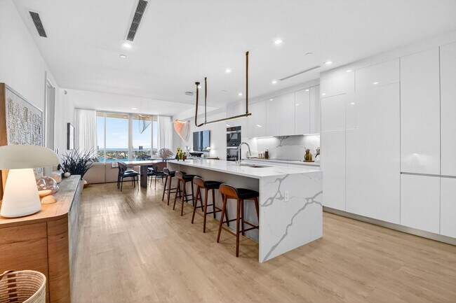 220 Lake Shore Dr Unit 1708