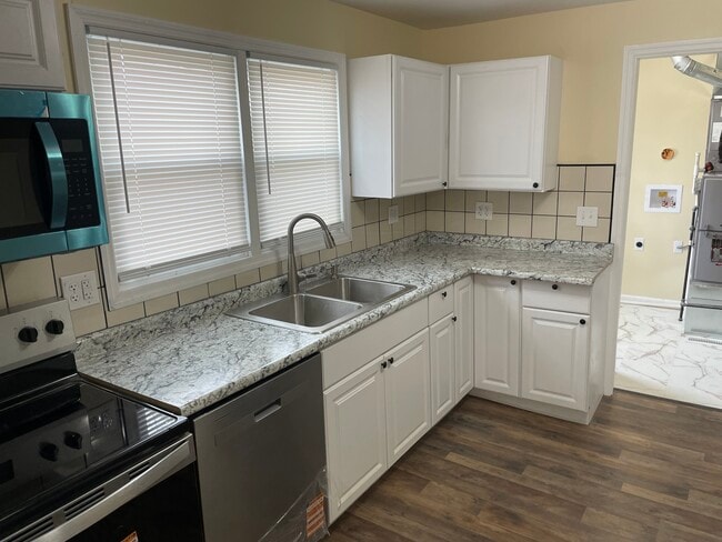 Photo - 1574 Montgomery Ave