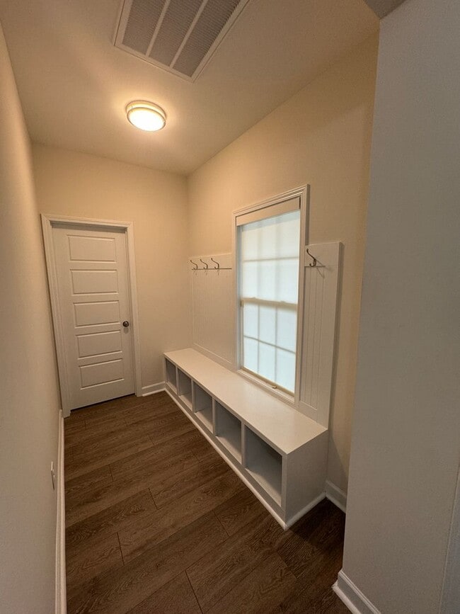 Photo - Rental - LIKE NEW!!!! Absolutely Beautiful!!!