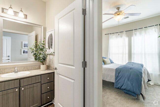 Bedroom & En Suite Bathroom