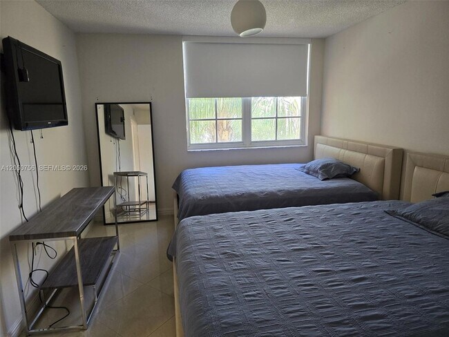 19999 E Country Club Dr Unit 1407