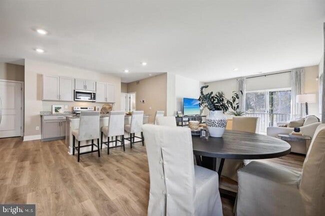 Photo - 112 Charing Cross Dr