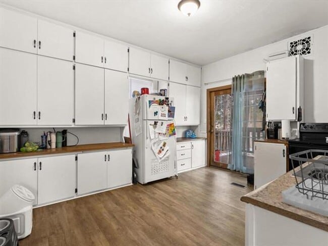 1510 Clark St Unit Lower