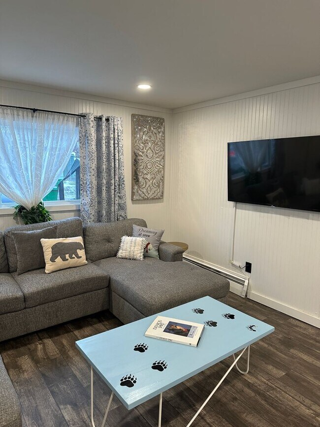 Building Photo - 521 N St Unit B