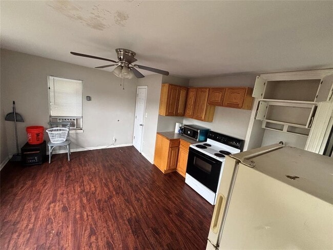 Photo - 1840 NW 12th St Unidad Back Lower