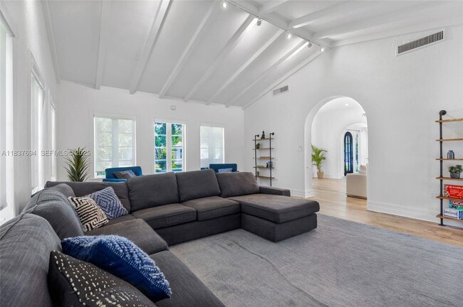 Photo - 113 NE 101st St