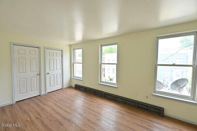 Photo - 217 1st St