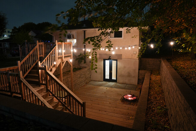 Very unique apartment, studio, shop in the middle of Northeast Minneapolis! Shown: private patio - 2507 3rd St NE Casa