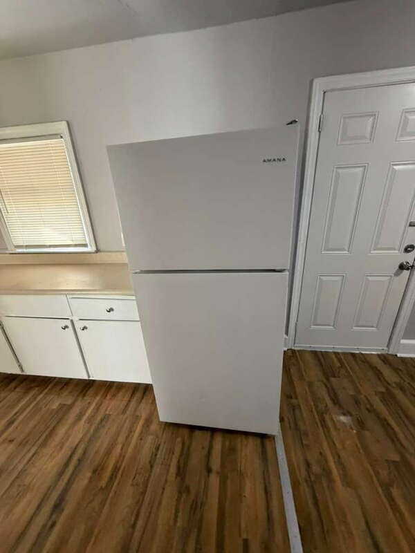 Photo - 215 Poplar St