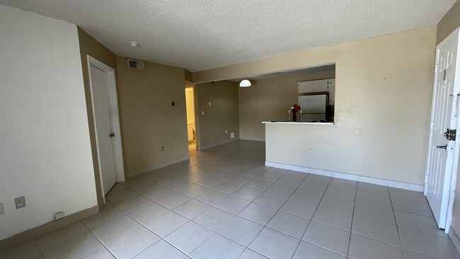 Photo - 250 Palm Cir W