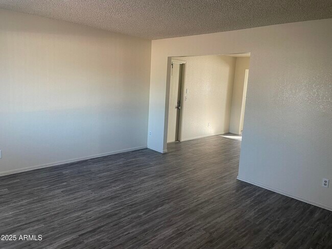 Photo - 1715 S Windsor