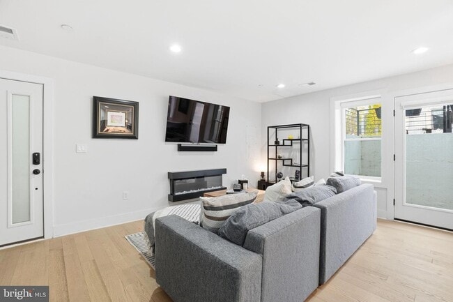 Photo - 616 Quebec Place NW Unit 1