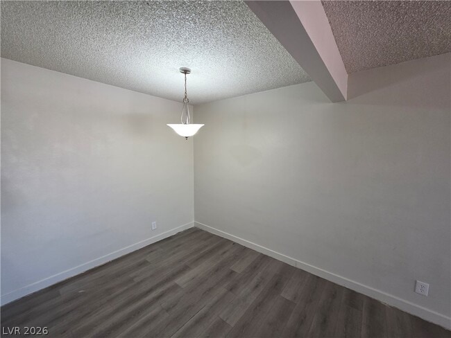 Photo - 615 S Royal Crest Cir