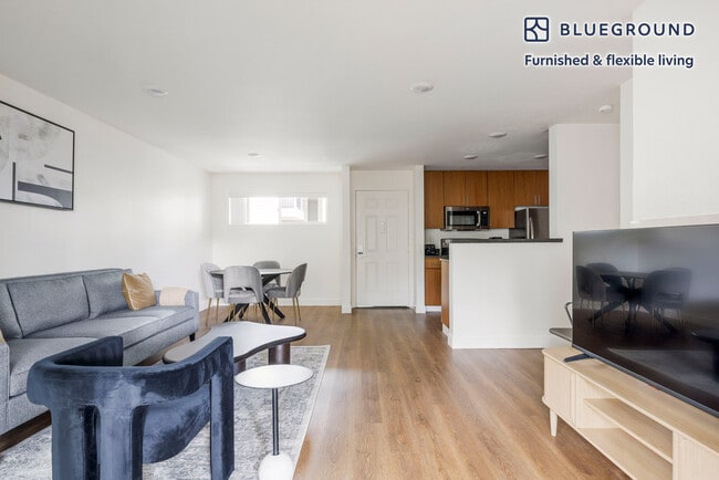 Photo - 600 Park View Dr Unidad FL2-ID1977