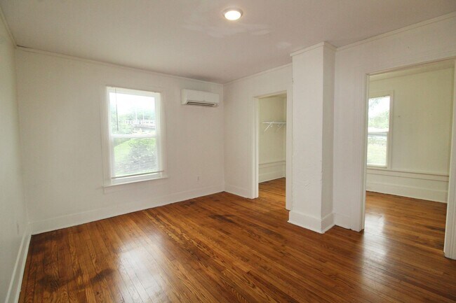 352 Old South High St