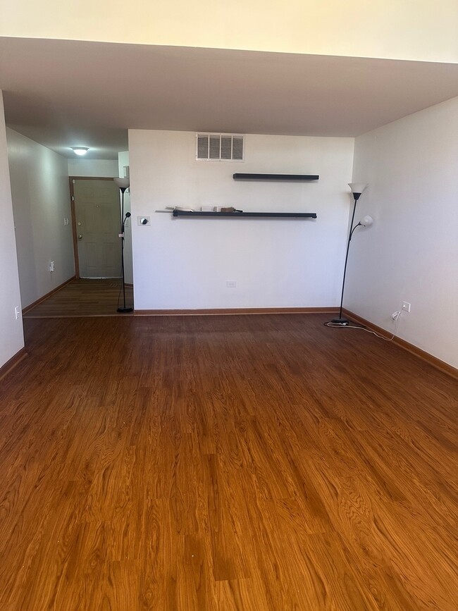 Photo - 1942 Heron Ave