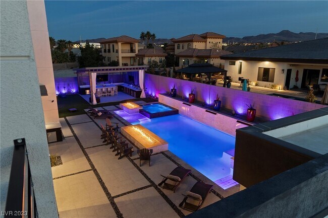 Photo - 526 Kingston Rd