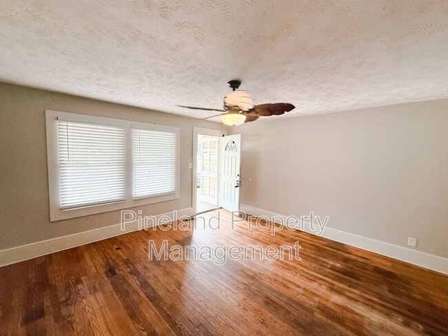 Photo - 316 Broadfoot Ave