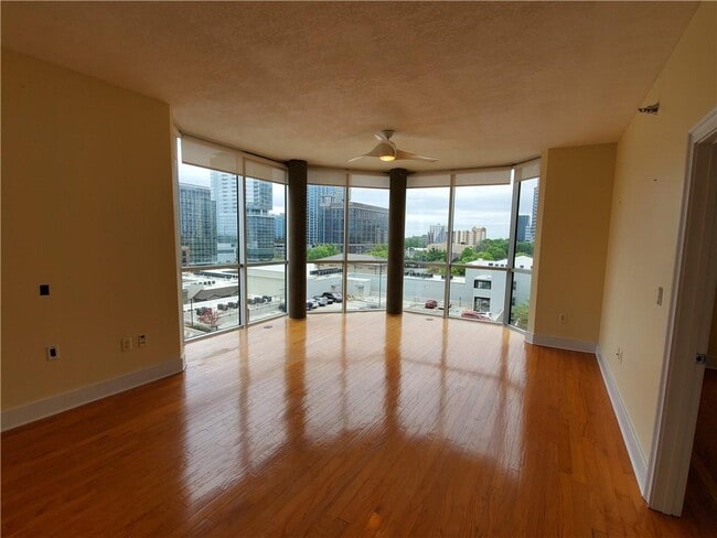 Building Photo - 285 Centennial Olympic Park Dr NW Unit 905