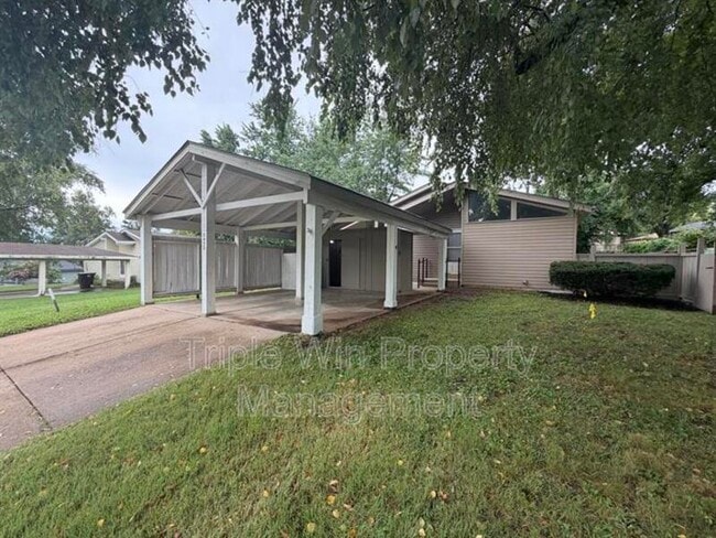 Photo - 2450 Jenkee Dr