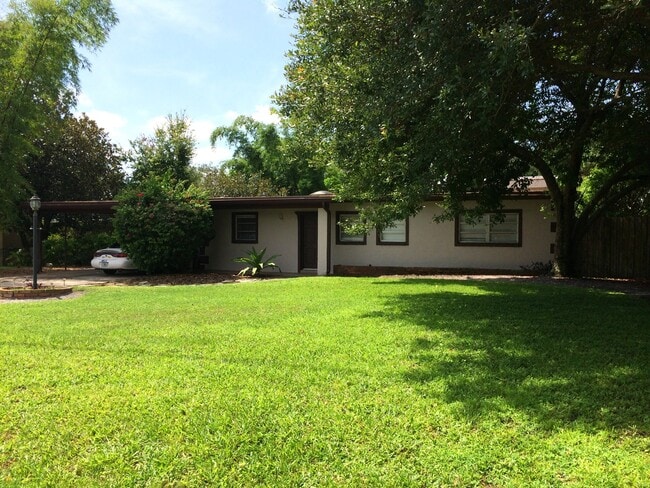 Building Photo - 6714 Nina Rosa Dr Unit 1