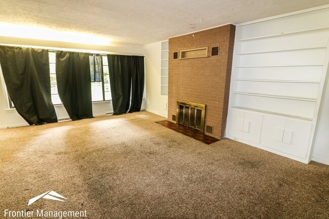 Photo - Beautiful 5 Bedroom House with Tons of Ame...