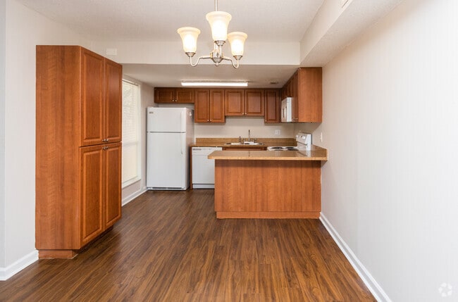 2BR,2BA-1,185SF - The Woods of Killearn Apartment Homes