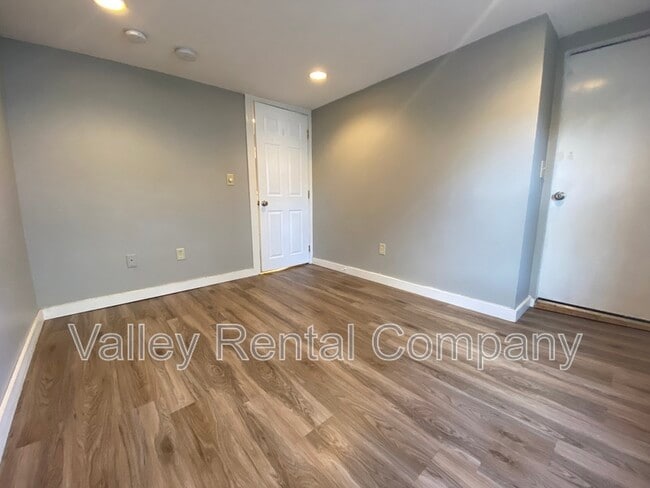Photo - 66 Lyman St