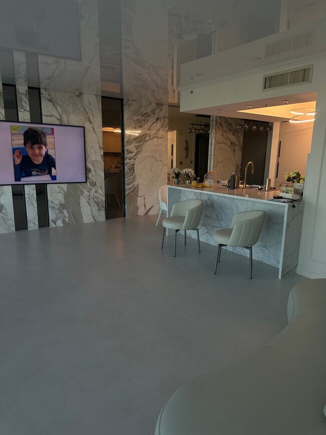 16699 Collins Ave Unit 2907