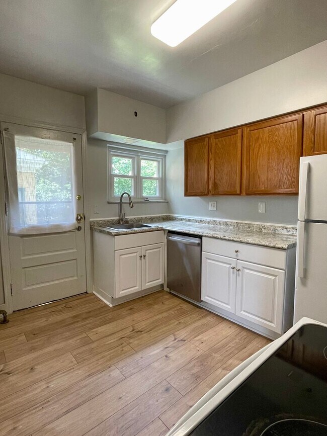 Photo - 1st Fl Large 1 Bed/1 Bath Wilkinsburg Unit Unit #1