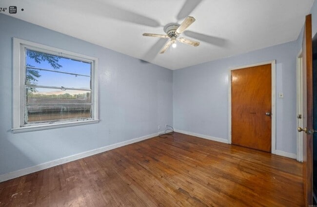 Bedroom - 806 Woodlawn Ave